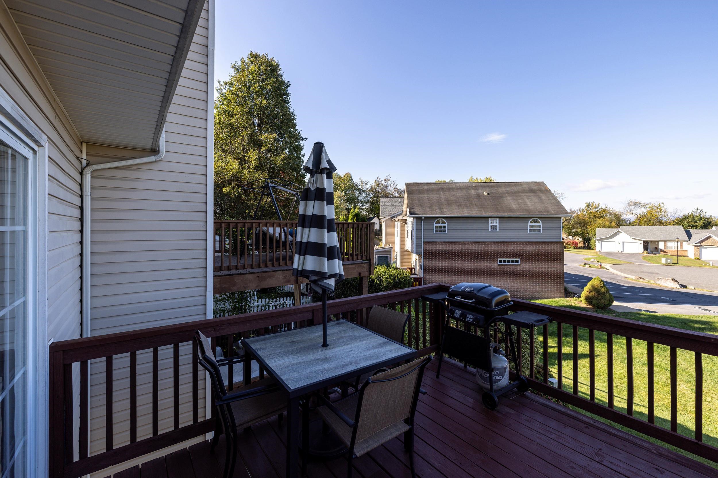 213 EMERSON LN, HARRISONBURG, Virginia 22802, 3 Bedrooms Bedrooms, ,2 BathroomsBathrooms,Residential,213 EMERSON LN,670157 MLS # 670157