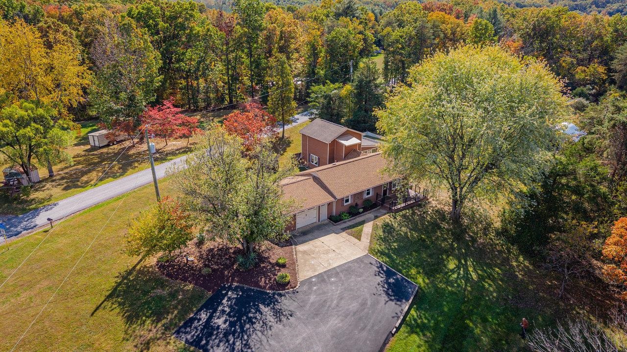 3002 RESORT DR, MCGAHEYSVILLE, Virginia 22840, 4 Bedrooms Bedrooms, ,2 BathroomsBathrooms,Residential,3002 RESORT DR,670170 MLS # 670170