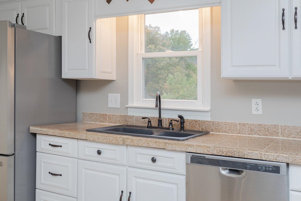 3002 RESORT DR, MCGAHEYSVILLE, Virginia 22840, 4 Bedrooms Bedrooms, ,2 BathroomsBathrooms,Residential,3002 RESORT DR,670170 MLS # 670170