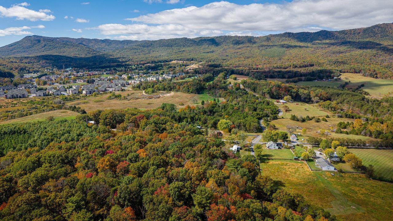 3002 RESORT DR, MCGAHEYSVILLE, Virginia 22840, 4 Bedrooms Bedrooms, ,2 BathroomsBathrooms,Residential,3002 RESORT DR,670170 MLS # 670170