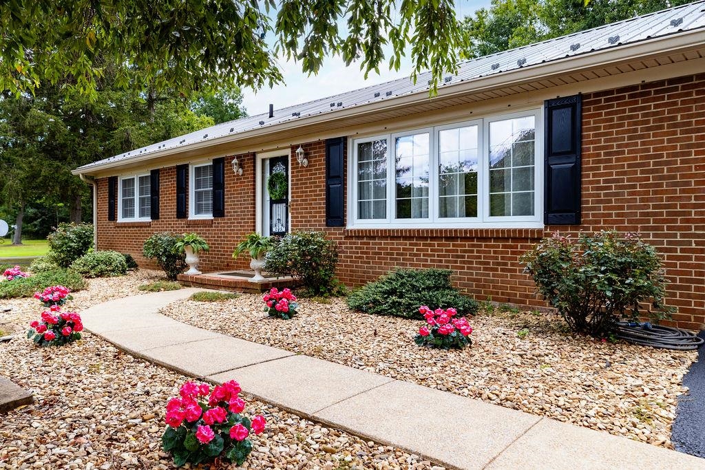 13711 SOUTH EAST SIDE HWY, PORT REPUBLIC, Virginia 24471, 3 Bedrooms Bedrooms, ,2 BathroomsBathrooms,Residential,13711 SOUTH EAST SIDE HWY,670173 MLS # 670173