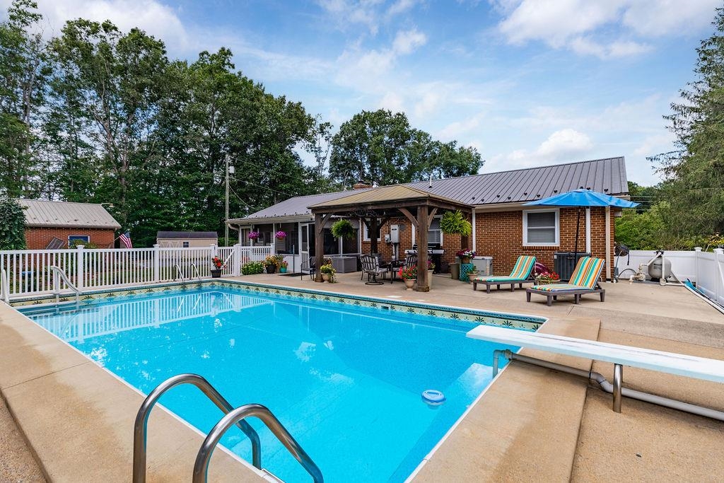 13711 SOUTH EAST SIDE HWY, PORT REPUBLIC, Virginia 24471, 3 Bedrooms Bedrooms, ,2 BathroomsBathrooms,Residential,13711 SOUTH EAST SIDE HWY,670173 MLS # 670173