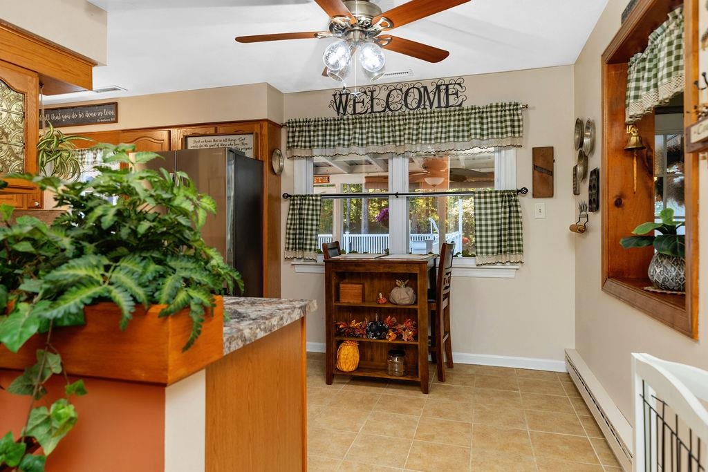 13711 SOUTH EAST SIDE HWY, PORT REPUBLIC, Virginia 24471, 3 Bedrooms Bedrooms, ,2 BathroomsBathrooms,Residential,13711 SOUTH EAST SIDE HWY,670173 MLS # 670173