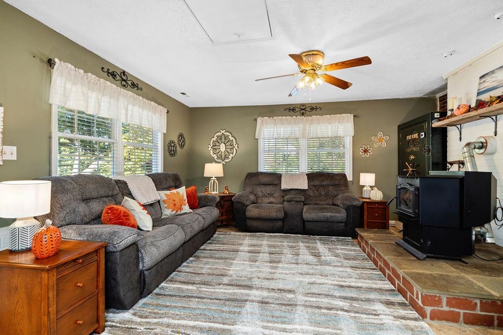 13711 SOUTH EAST SIDE HWY, PORT REPUBLIC, Virginia 24471, 3 Bedrooms Bedrooms, ,2 BathroomsBathrooms,Residential,13711 SOUTH EAST SIDE HWY,670173 MLS # 670173