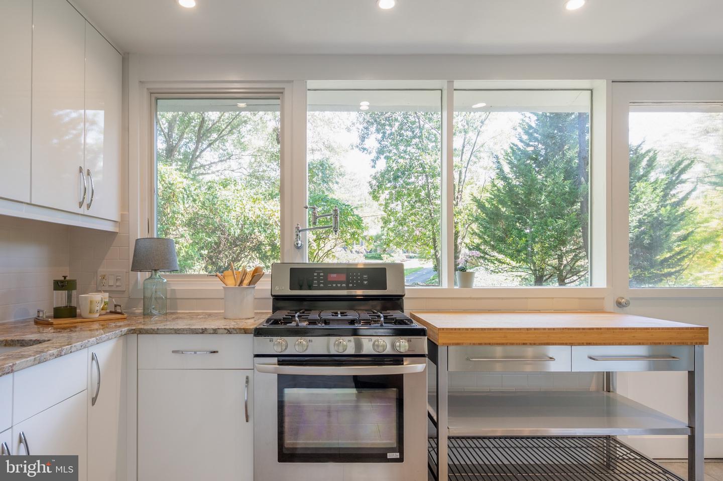 1915 MARTHAS RD, ALEXANDRIA, Virginia 22307, 3 Bedrooms Bedrooms, ,1 BathroomBathrooms,Residential,For sale,1915 MARTHAS RD,VAFX2264774 MLS # VAFX2264774