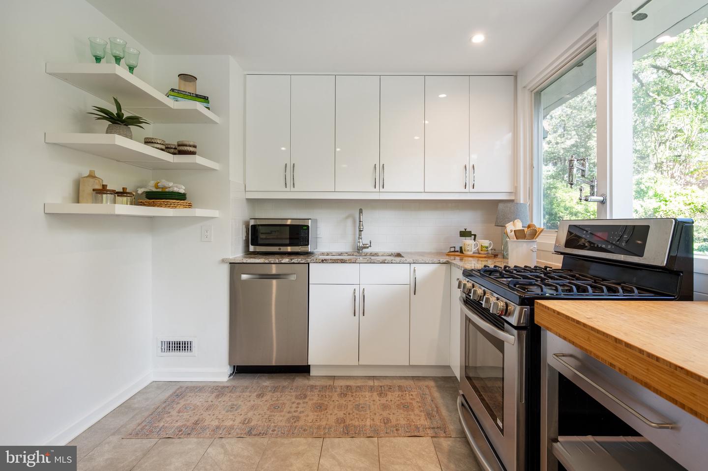 1915 MARTHAS RD, ALEXANDRIA, Virginia 22307, 3 Bedrooms Bedrooms, ,1 BathroomBathrooms,Residential,For sale,1915 MARTHAS RD,VAFX2264774 MLS # VAFX2264774