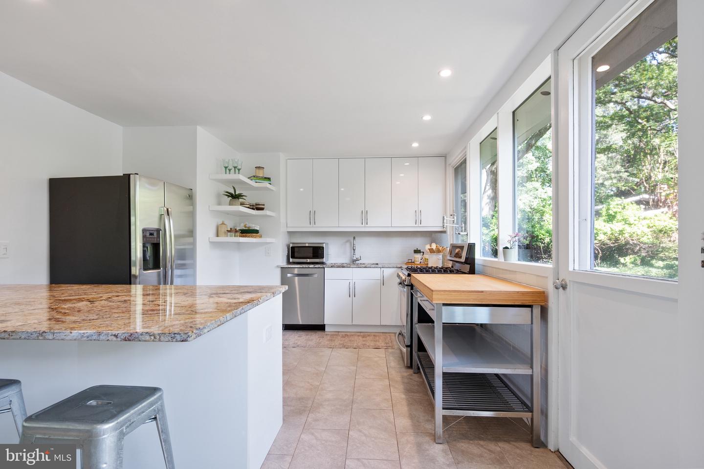 1915 MARTHAS RD, ALEXANDRIA, Virginia 22307, 3 Bedrooms Bedrooms, ,1 BathroomBathrooms,Residential,For sale,1915 MARTHAS RD,VAFX2264774 MLS # VAFX2264774