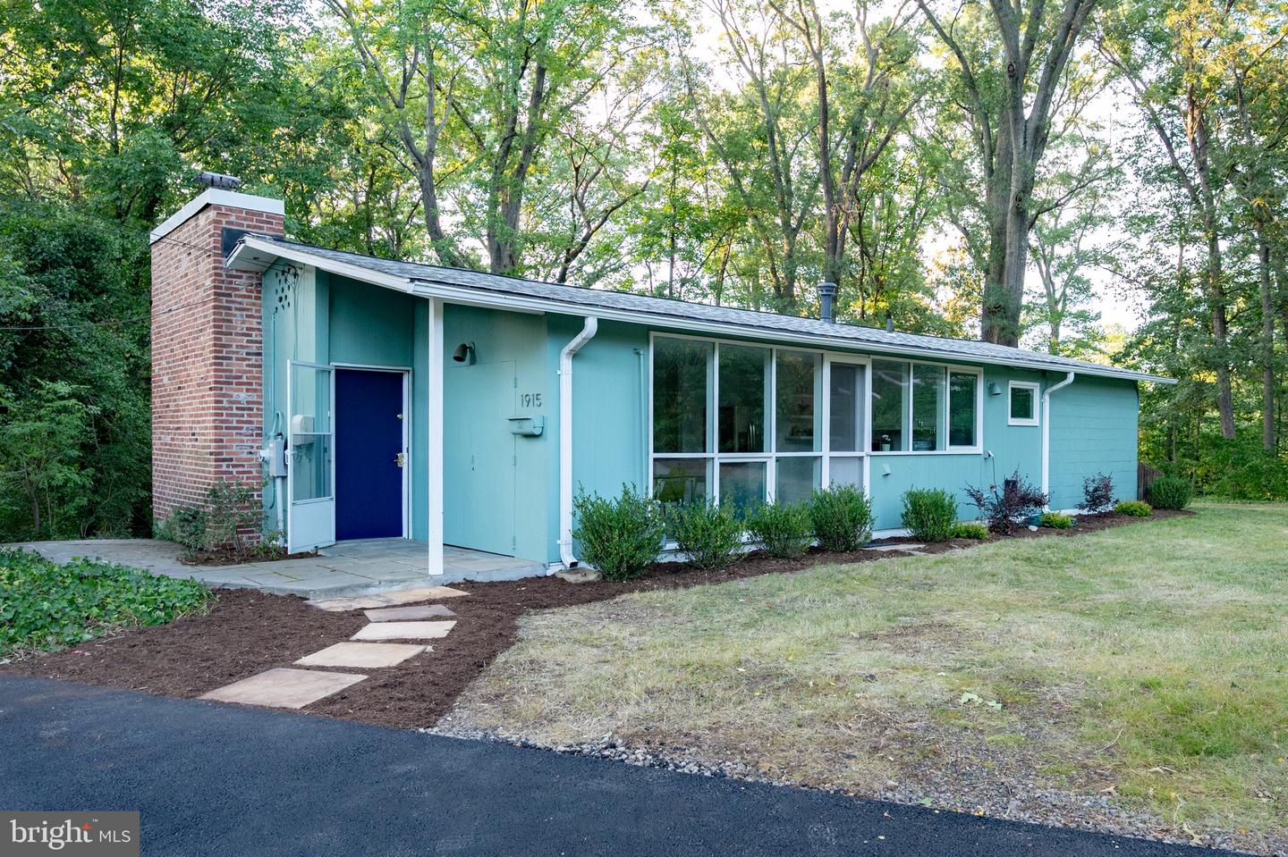 1915 MARTHAS RD, ALEXANDRIA, Virginia 22307, 3 Bedrooms Bedrooms, ,1 BathroomBathrooms,Residential,For sale,1915 MARTHAS RD,VAFX2264774 MLS # VAFX2264774