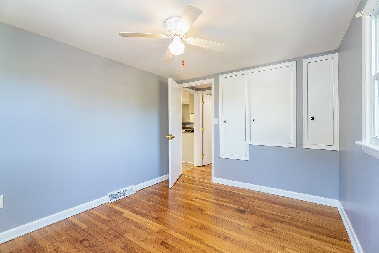 418 G ST, STAUNTON, Virginia 24401, 3 Bedrooms Bedrooms, ,2 BathroomsBathrooms,Residential,418 G ST,670176 MLS # 670176