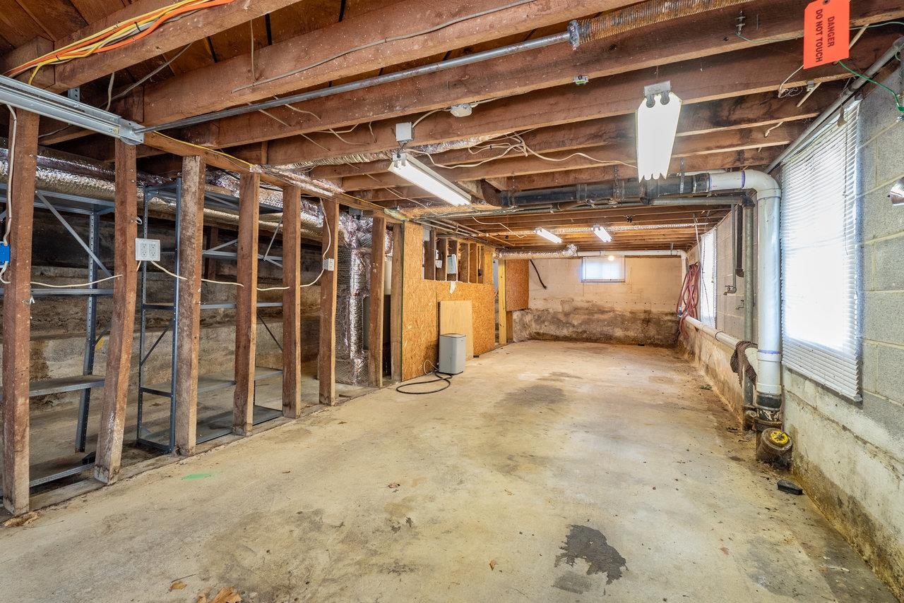 418 G ST, STAUNTON, Virginia 24401, 3 Bedrooms Bedrooms, ,2 BathroomsBathrooms,Residential,418 G ST,670176 MLS # 670176