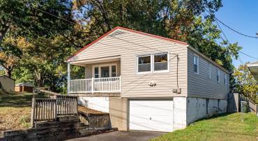 418 G ST, STAUNTON, Virginia 24401, 3 Bedrooms Bedrooms, ,2 BathroomsBathrooms,Residential,418 G ST,670176 MLS # 670176