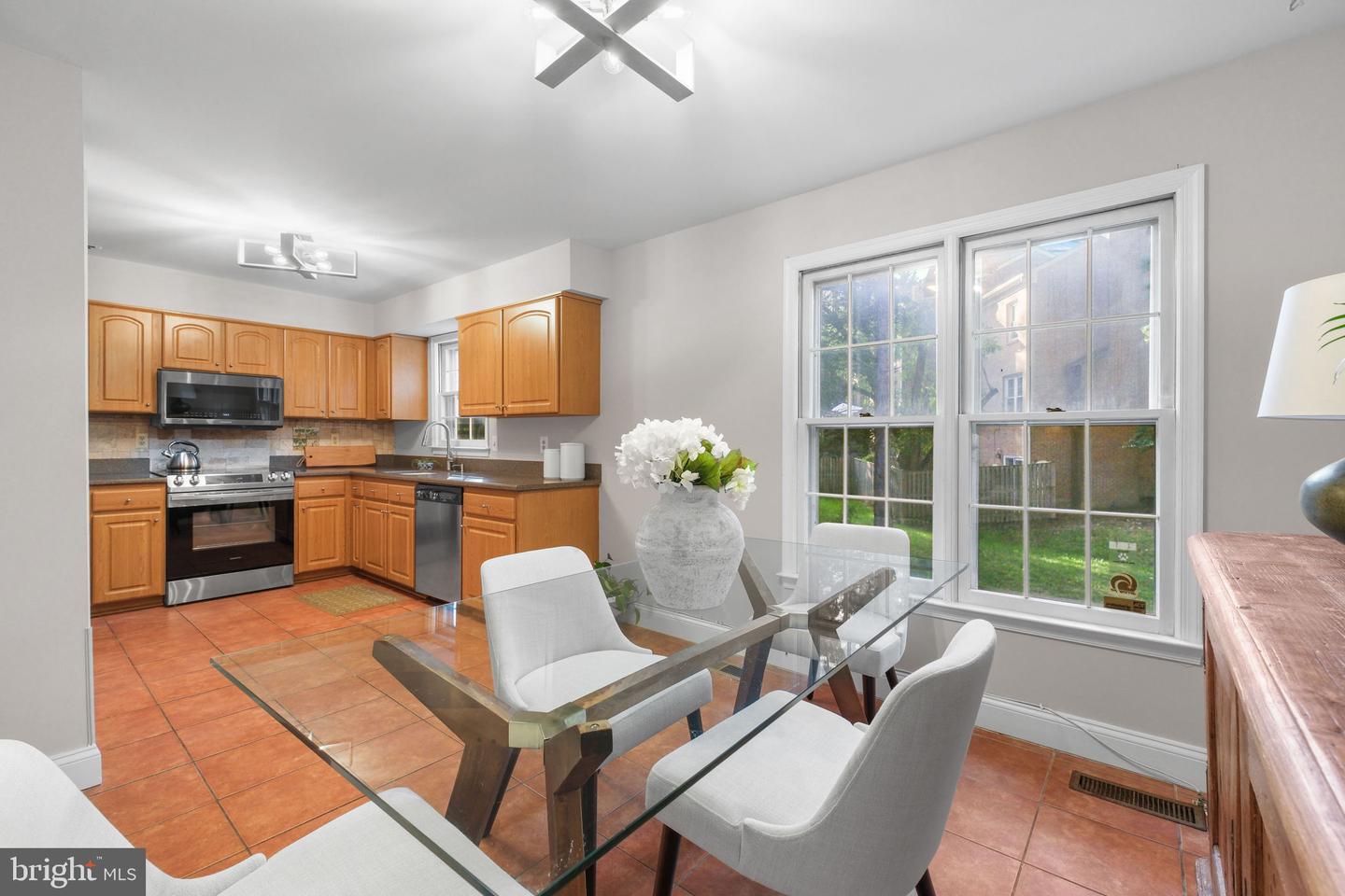 16 S MANCHESTER ST, ARLINGTON, Virginia 22204, 3 Bedrooms Bedrooms, ,2 BathroomsBathrooms,Residential,For sale,16 S MANCHESTER ST,VAAR2063304 MLS # VAAR2063304