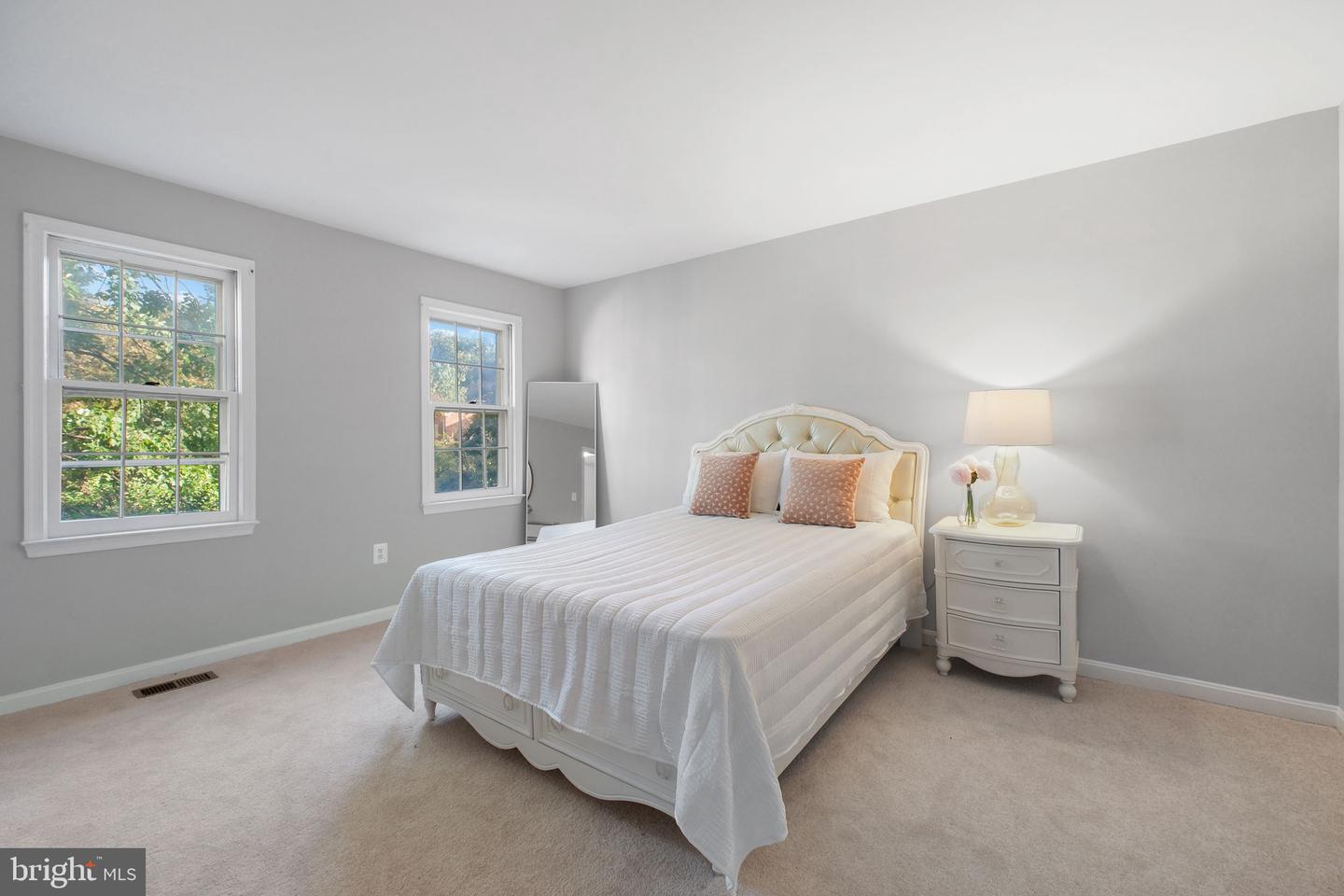16 S MANCHESTER ST, ARLINGTON, Virginia 22204, 3 Bedrooms Bedrooms, ,2 BathroomsBathrooms,Residential,For sale,16 S MANCHESTER ST,VAAR2063304 MLS # VAAR2063304