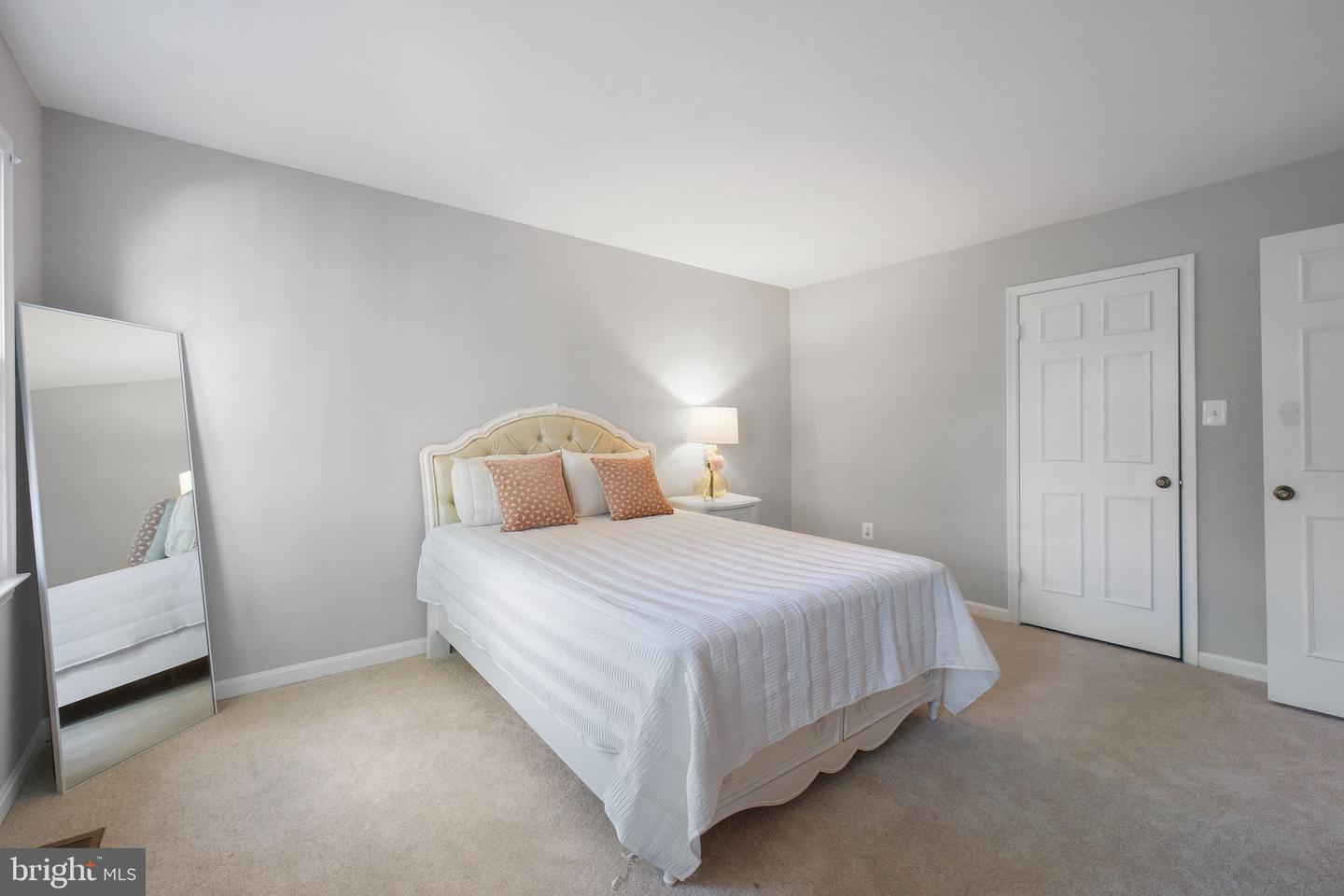 16 S MANCHESTER ST, ARLINGTON, Virginia 22204, 3 Bedrooms Bedrooms, ,2 BathroomsBathrooms,Residential,For sale,16 S MANCHESTER ST,VAAR2063304 MLS # VAAR2063304