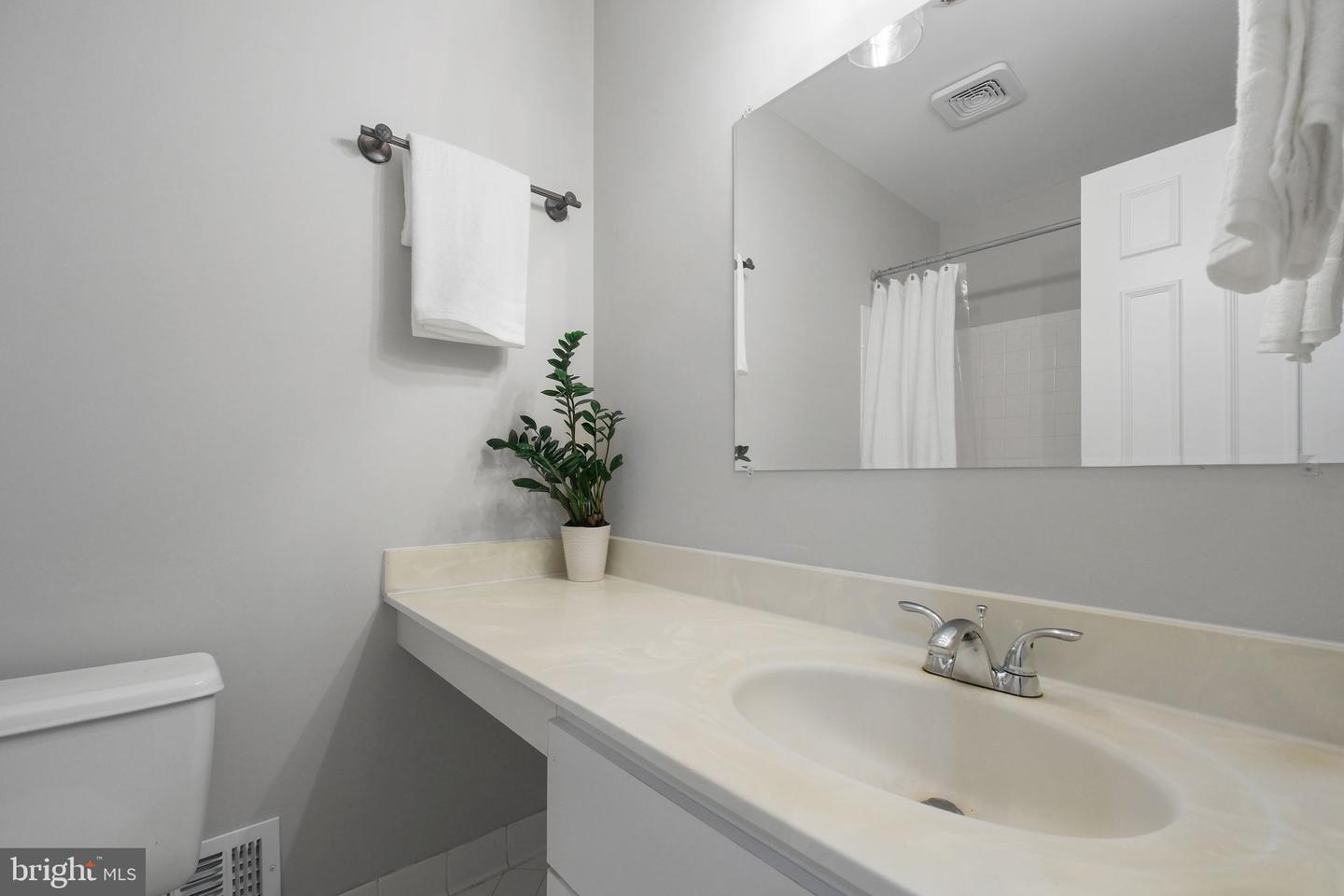16 S MANCHESTER ST, ARLINGTON, Virginia 22204, 3 Bedrooms Bedrooms, ,2 BathroomsBathrooms,Residential,For sale,16 S MANCHESTER ST,VAAR2063304 MLS # VAAR2063304