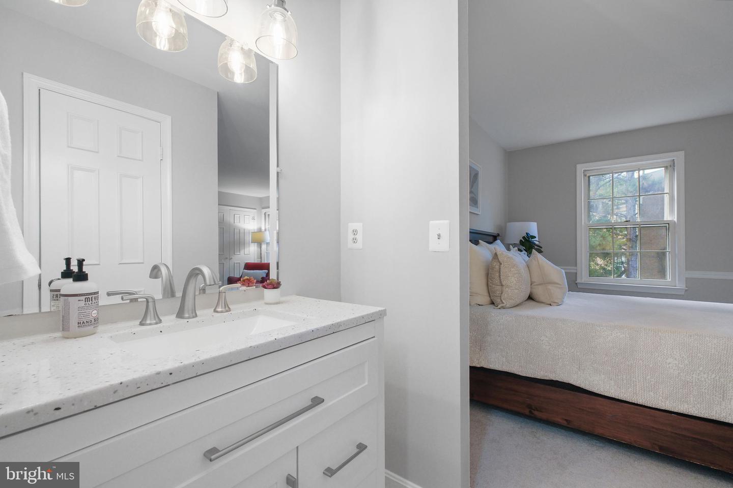 16 S MANCHESTER ST, ARLINGTON, Virginia 22204, 3 Bedrooms Bedrooms, ,2 BathroomsBathrooms,Residential,For sale,16 S MANCHESTER ST,VAAR2063304 MLS # VAAR2063304