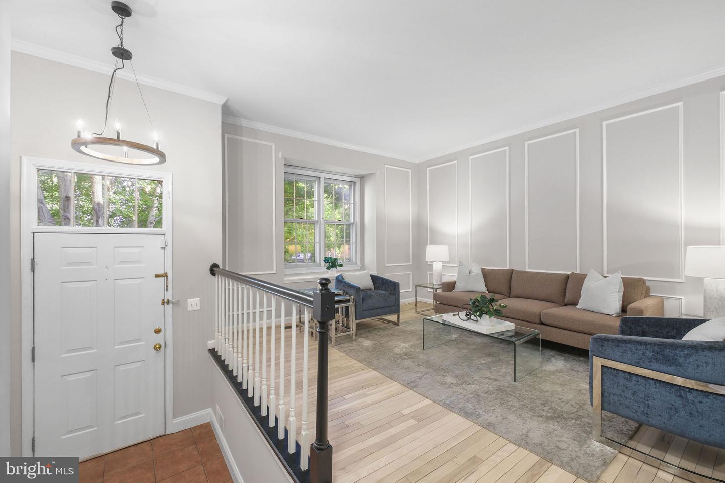 16 S MANCHESTER ST, ARLINGTON, Virginia 22204, 3 Bedrooms Bedrooms, ,2 BathroomsBathrooms,Residential,For sale,16 S MANCHESTER ST,VAAR2063304 MLS # VAAR2063304