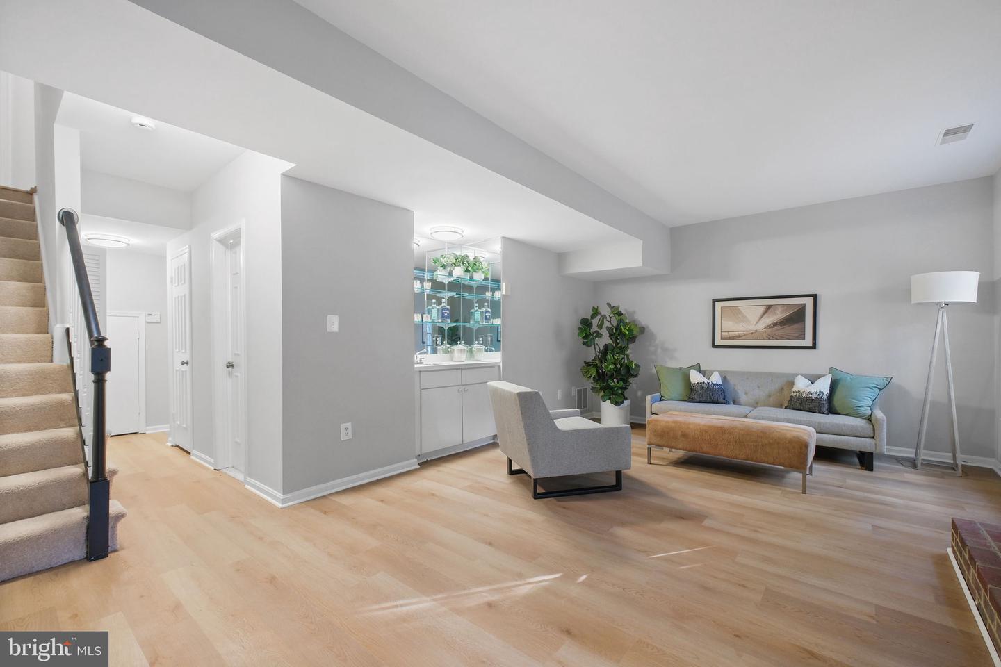 16 S MANCHESTER ST, ARLINGTON, Virginia 22204, 3 Bedrooms Bedrooms, ,2 BathroomsBathrooms,Residential,For sale,16 S MANCHESTER ST,VAAR2063304 MLS # VAAR2063304
