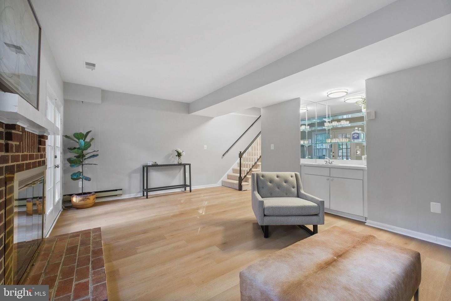 16 S MANCHESTER ST, ARLINGTON, Virginia 22204, 3 Bedrooms Bedrooms, ,2 BathroomsBathrooms,Residential,For sale,16 S MANCHESTER ST,VAAR2063304 MLS # VAAR2063304