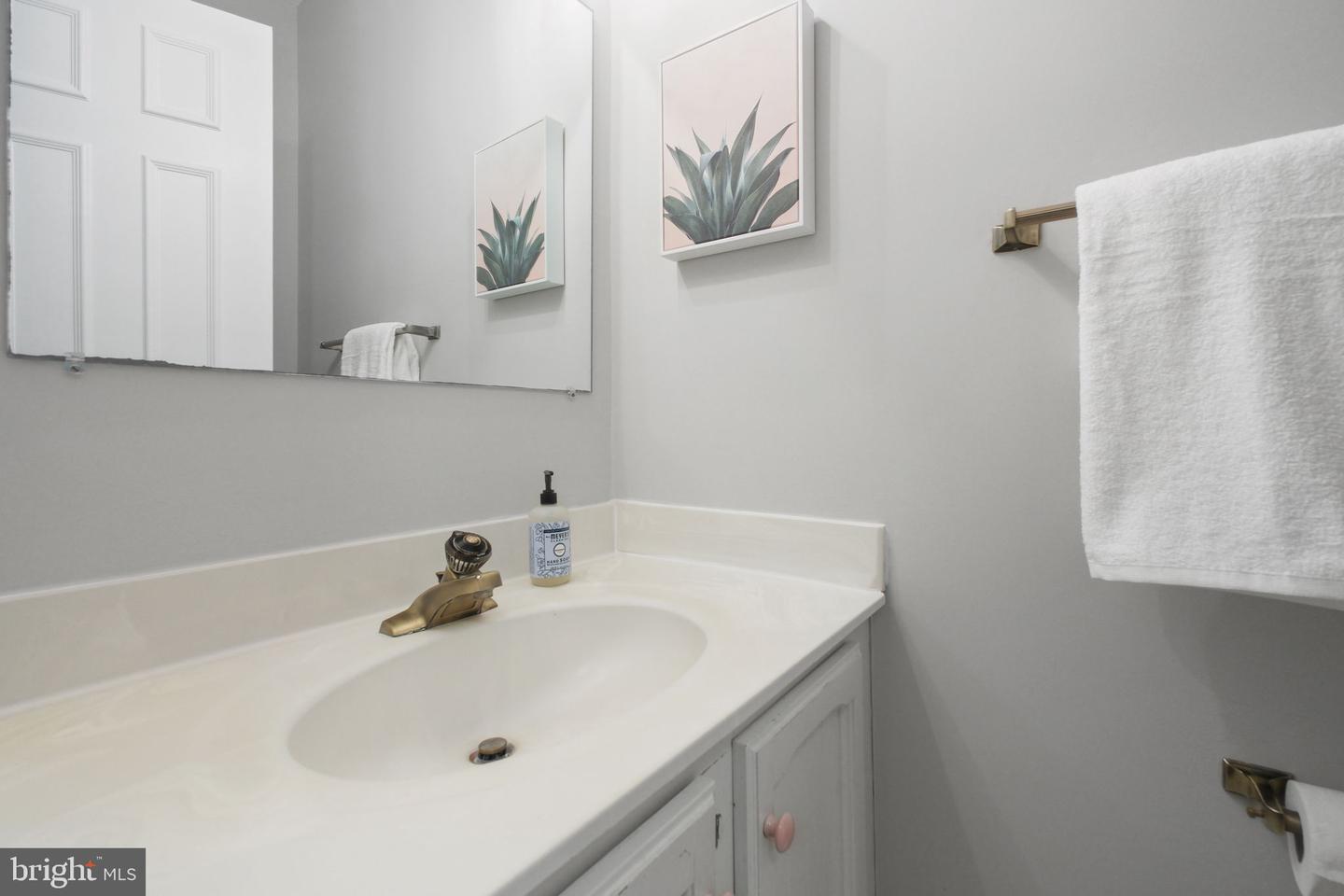 16 S MANCHESTER ST, ARLINGTON, Virginia 22204, 3 Bedrooms Bedrooms, ,2 BathroomsBathrooms,Residential,For sale,16 S MANCHESTER ST,VAAR2063304 MLS # VAAR2063304