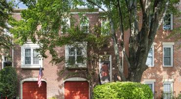 16 S MANCHESTER ST, ARLINGTON, Virginia 22204, 3 Bedrooms Bedrooms, ,2 BathroomsBathrooms,Residential,For sale,16 S MANCHESTER ST,VAAR2063304 MLS # VAAR2063304