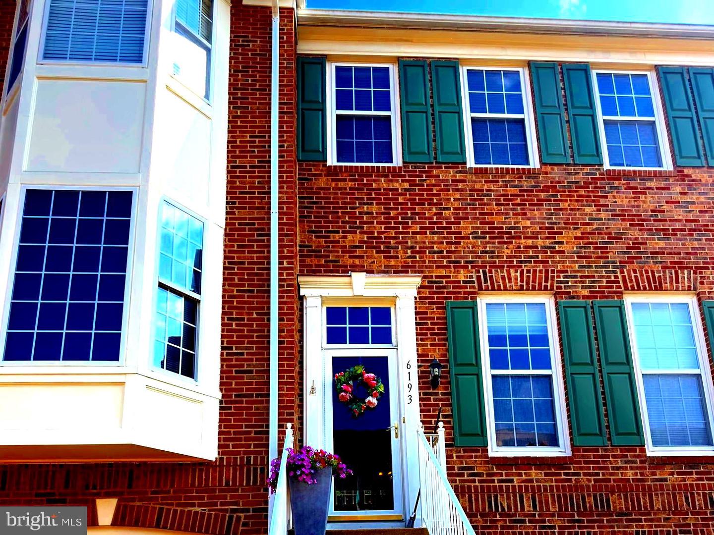 6193 MANCHESTER PARK CIR, ALEXANDRIA, Virginia 22310, 3 Bedrooms Bedrooms, ,3 BathroomsBathrooms,Residential,For sale,6193 MANCHESTER PARK CIR,VAFX2265796 MLS # VAFX2265796