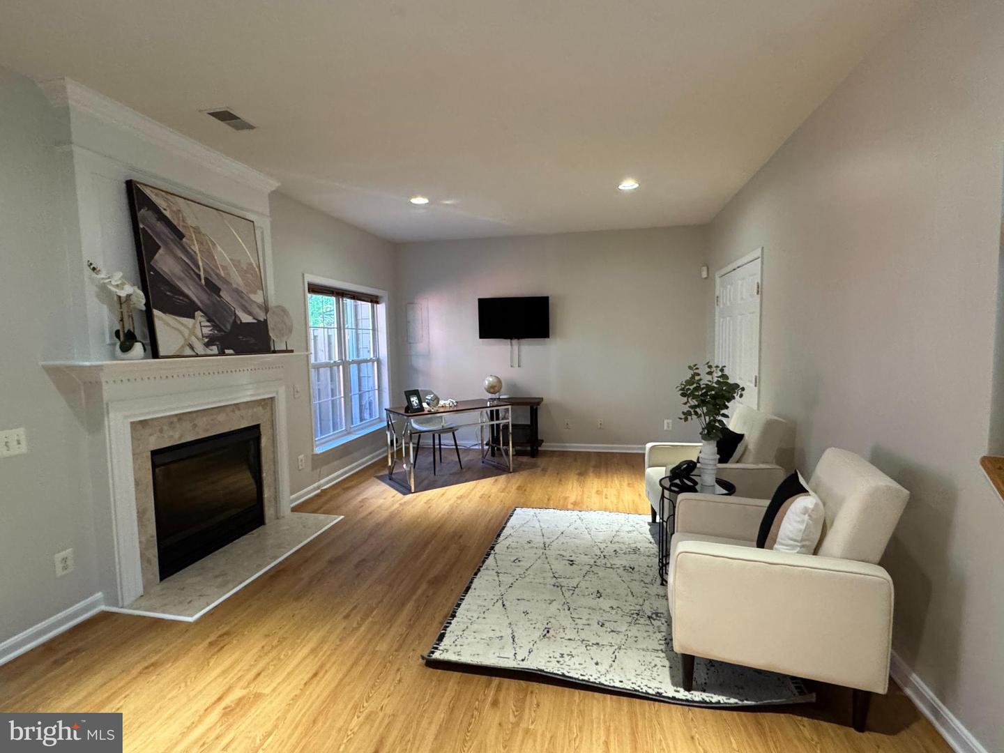 6193 MANCHESTER PARK CIR, ALEXANDRIA, Virginia 22310, 3 Bedrooms Bedrooms, ,3 BathroomsBathrooms,Residential,For sale,6193 MANCHESTER PARK CIR,VAFX2265796 MLS # VAFX2265796