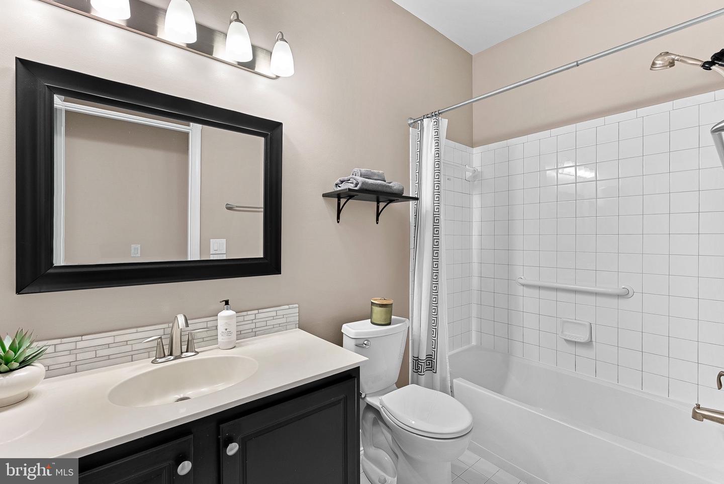 1853 FAVERSHAM WAY, WOODBRIDGE, Virginia 22192, 2 Bedrooms Bedrooms, 12 Rooms Rooms,2 BathroomsBathrooms,Residential,For sale,1853 FAVERSHAM WAY,VAPW2103748 MLS # VAPW2103748