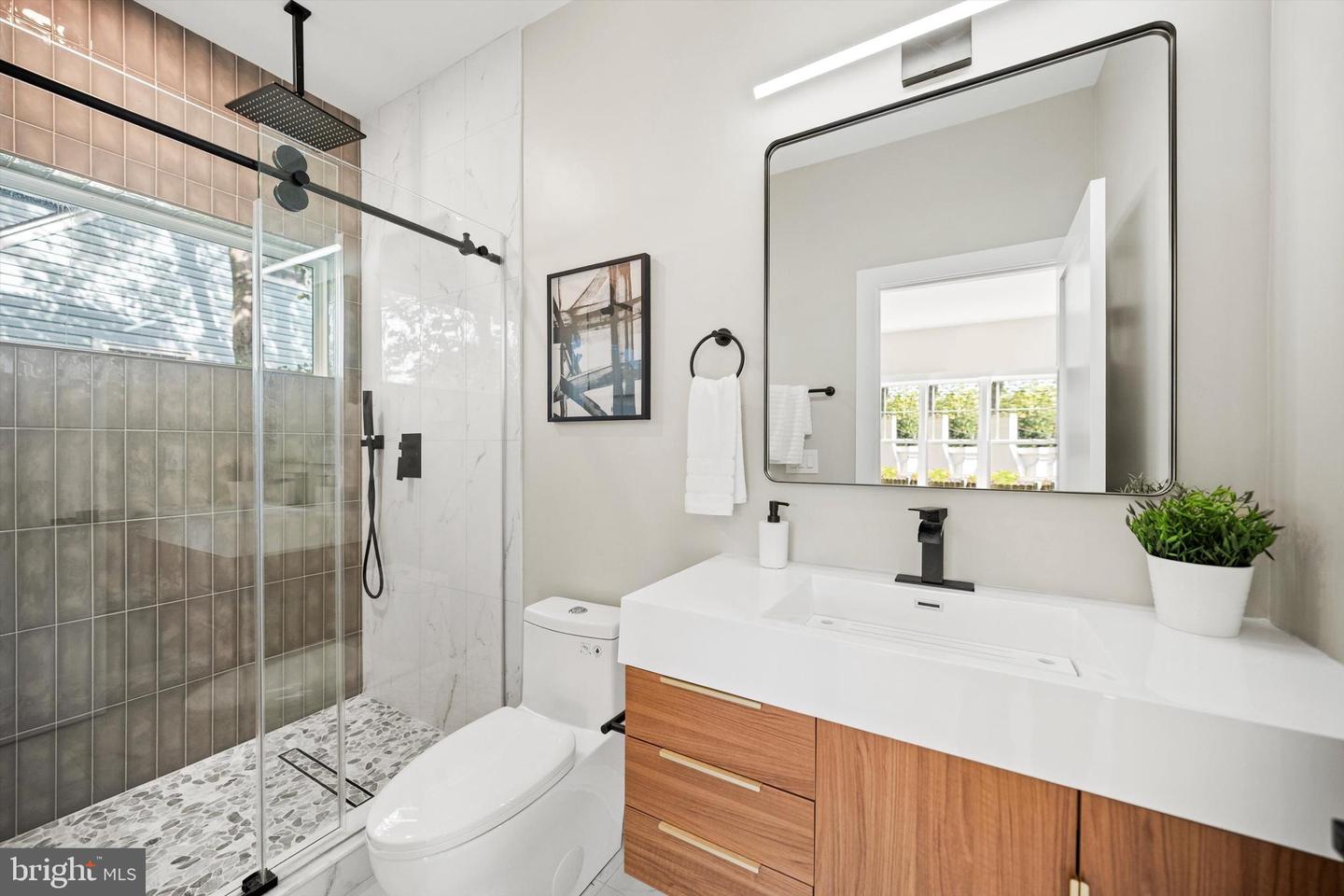 6934 COLUMBIA DR, ALEXANDRIA, Virginia 22307, 4 Bedrooms Bedrooms, ,4 BathroomsBathrooms,Residential,For sale,6934 COLUMBIA DR,VAFX2266502 MLS # VAFX2266502