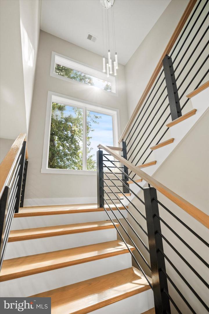 6934 COLUMBIA DR, ALEXANDRIA, Virginia 22307, 4 Bedrooms Bedrooms, ,4 BathroomsBathrooms,Residential,For sale,6934 COLUMBIA DR,VAFX2266502 MLS # VAFX2266502