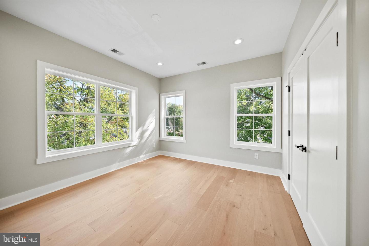 6934 COLUMBIA DR, ALEXANDRIA, Virginia 22307, 4 Bedrooms Bedrooms, ,4 BathroomsBathrooms,Residential,For sale,6934 COLUMBIA DR,VAFX2266502 MLS # VAFX2266502