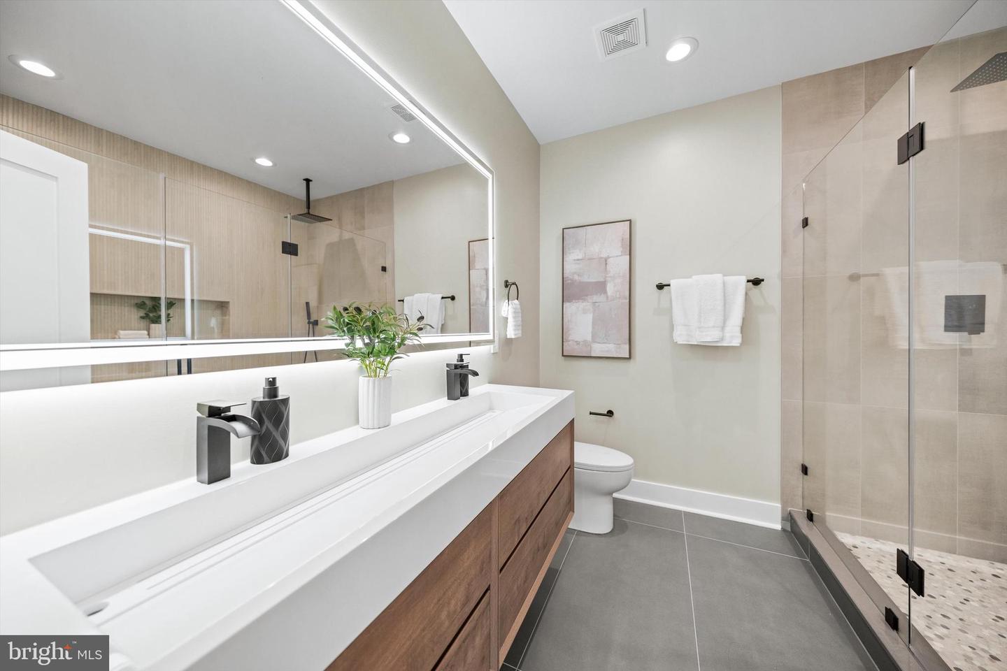 6934 COLUMBIA DR, ALEXANDRIA, Virginia 22307, 4 Bedrooms Bedrooms, ,4 BathroomsBathrooms,Residential,For sale,6934 COLUMBIA DR,VAFX2266502 MLS # VAFX2266502