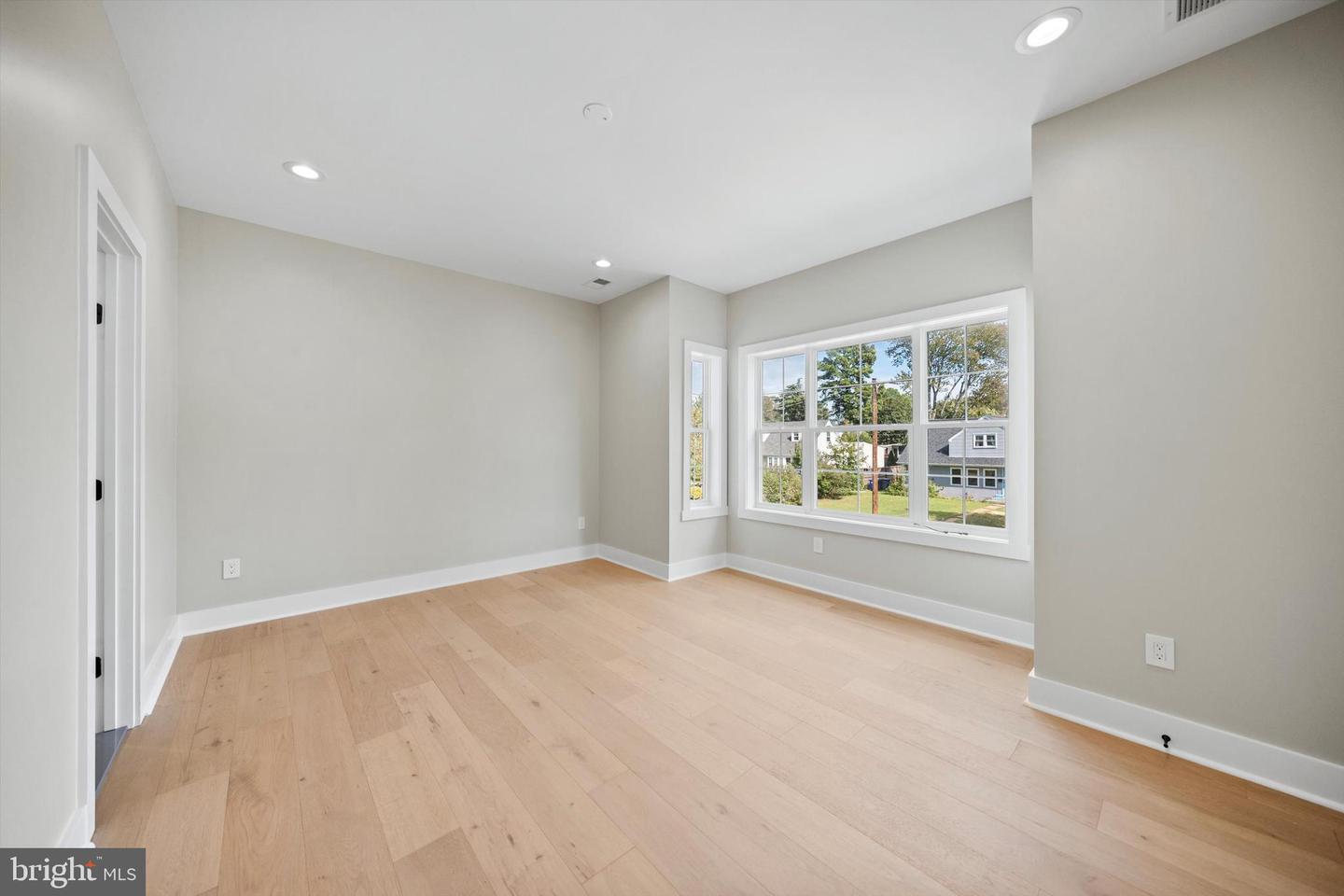 6934 COLUMBIA DR, ALEXANDRIA, Virginia 22307, 4 Bedrooms Bedrooms, ,4 BathroomsBathrooms,Residential,For sale,6934 COLUMBIA DR,VAFX2266502 MLS # VAFX2266502