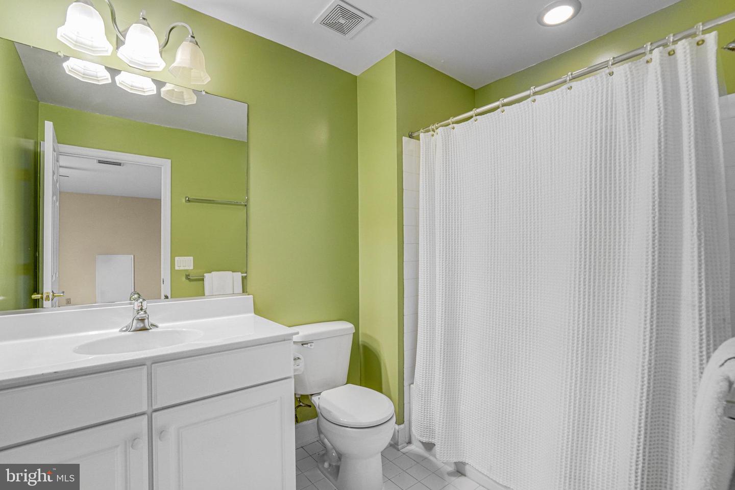 8965 YELLOW DAISY PL, LORTON, Virginia 22079, 3 Bedrooms Bedrooms, ,3 BathroomsBathrooms,Residential,For sale,8965 YELLOW DAISY PL,VAFX2267932 MLS # VAFX2267932