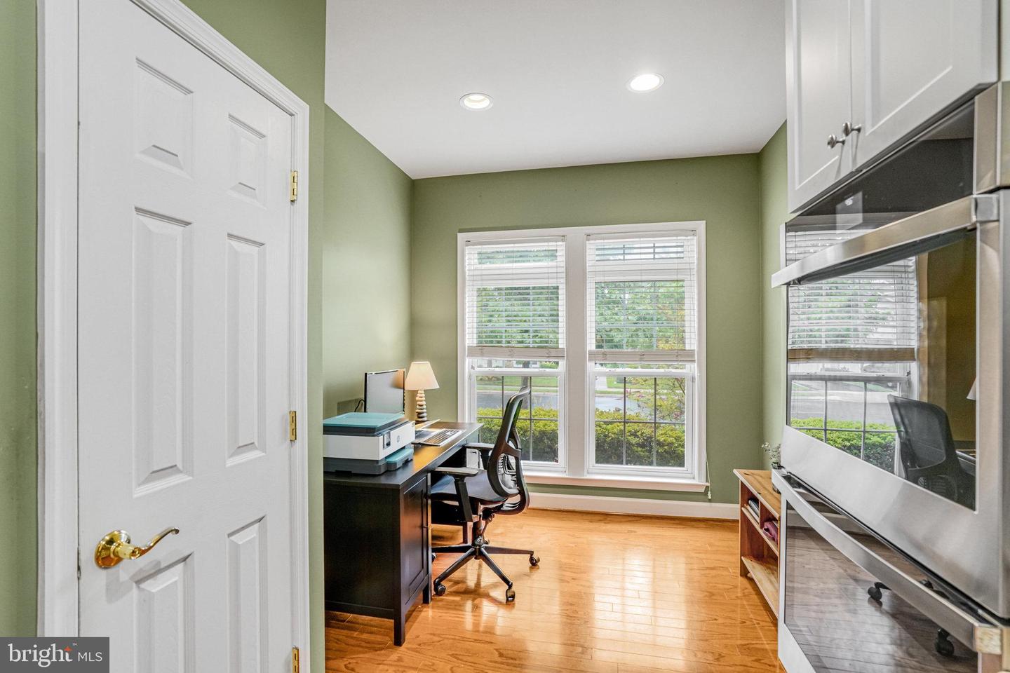 8965 YELLOW DAISY PL, LORTON, Virginia 22079, 3 Bedrooms Bedrooms, ,3 BathroomsBathrooms,Residential,For sale,8965 YELLOW DAISY PL,VAFX2267932 MLS # VAFX2267932