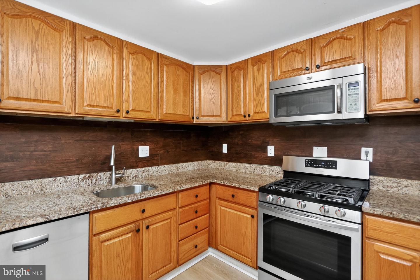 3301 SOMERSET LN, FREDERICKSBURG, Virginia 22407, 3 Bedrooms Bedrooms, ,2 BathroomsBathrooms,Residential,For sale,3301 SOMERSET LN,VASP2036346 MLS # VASP2036346