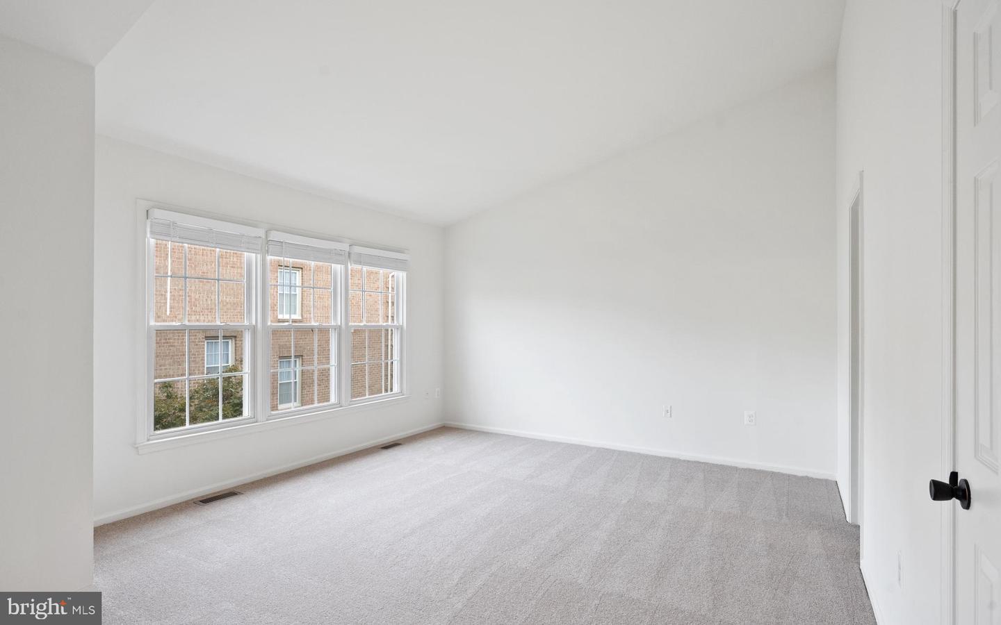 4020 GREGG CT, FAIRFAX, Virginia 22033, 4 Bedrooms Bedrooms, ,3 BathroomsBathrooms,Residential,For sale,4020 GREGG CT,VAFX2268252 MLS # VAFX2268252