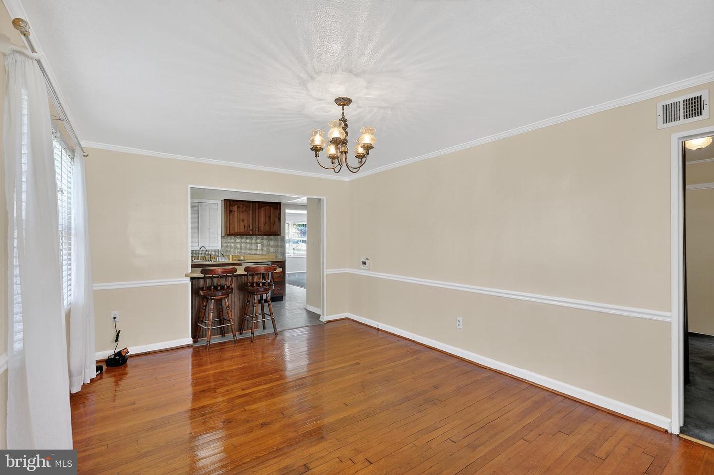 6939 WESTMORELAND RD, FALLS CHURCH, Virginia 22042, 4 Bedrooms Bedrooms, ,1 BathroomBathrooms,Residential,For sale,6939 WESTMORELAND RD,VAFX2268304 MLS # VAFX2268304