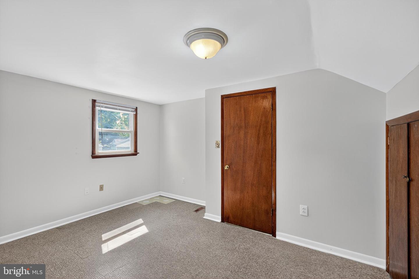 6939 WESTMORELAND RD, FALLS CHURCH, Virginia 22042, 4 Bedrooms Bedrooms, ,1 BathroomBathrooms,Residential,For sale,6939 WESTMORELAND RD,VAFX2268304 MLS # VAFX2268304