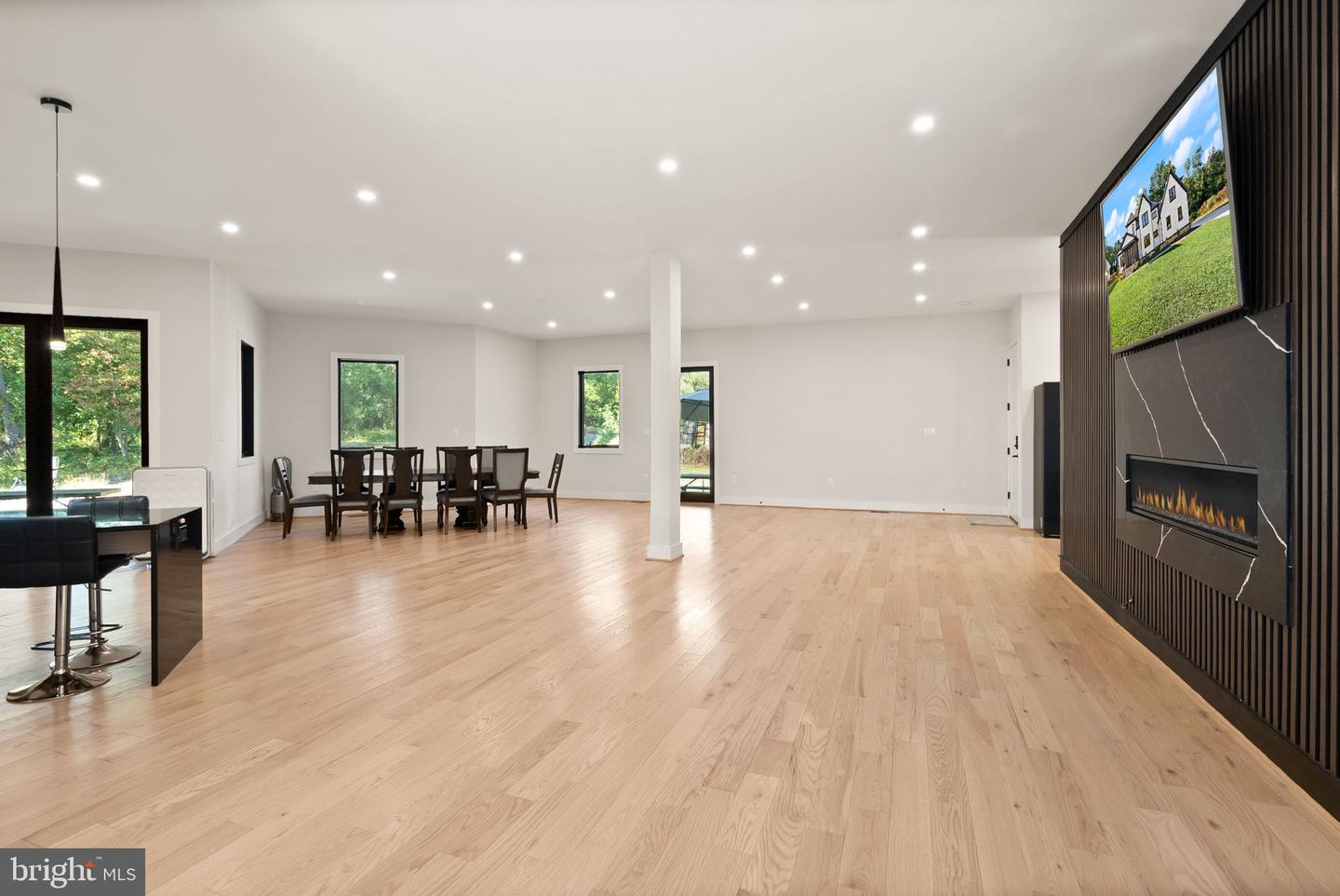 5524 SUMMIT ST, CENTREVILLE, Virginia 20120, 7 Bedrooms Bedrooms, ,6 BathroomsBathrooms,Residential,For sale,5524 SUMMIT ST,VAFX2268754 MLS # VAFX2268754