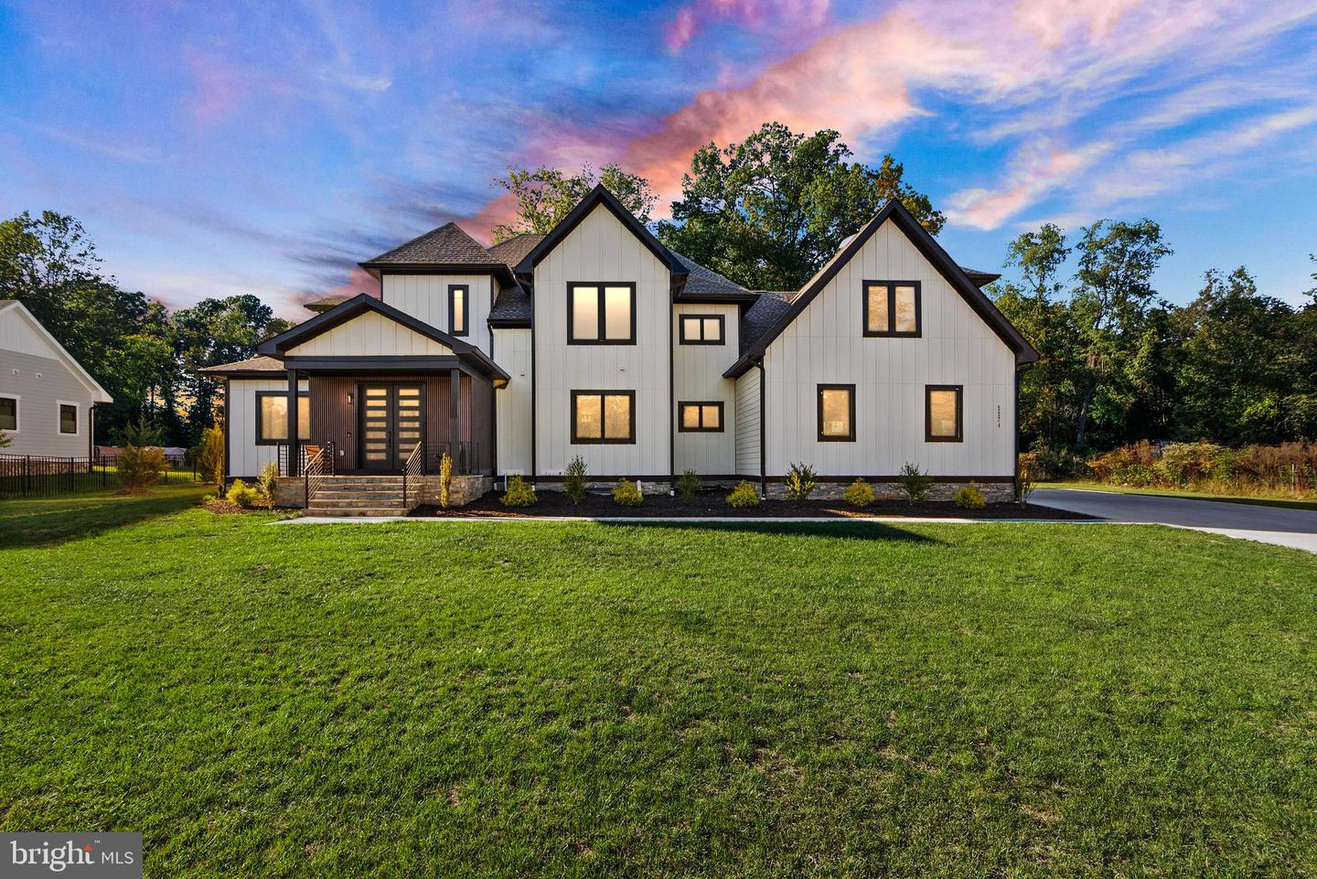 5524 SUMMIT ST, CENTREVILLE, Virginia 20120, 7 Bedrooms Bedrooms, ,6 BathroomsBathrooms,Residential,For sale,5524 SUMMIT ST,VAFX2268754 MLS # VAFX2268754