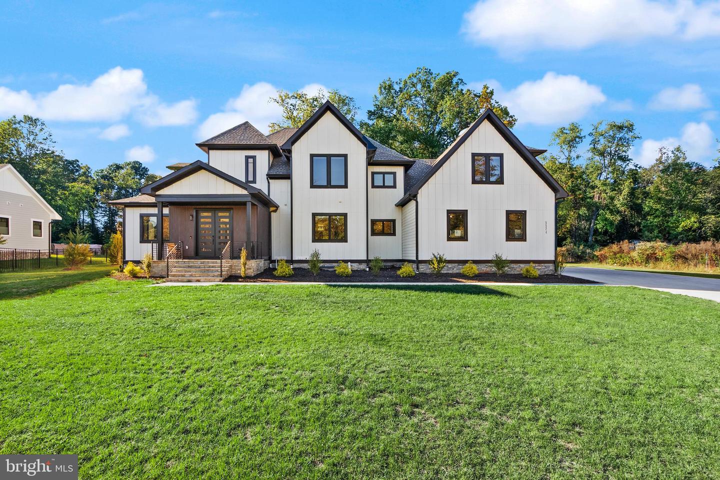 5524 SUMMIT ST, CENTREVILLE, Virginia 20120, 7 Bedrooms Bedrooms, ,6 BathroomsBathrooms,Residential,For sale,5524 SUMMIT ST,VAFX2268754 MLS # VAFX2268754