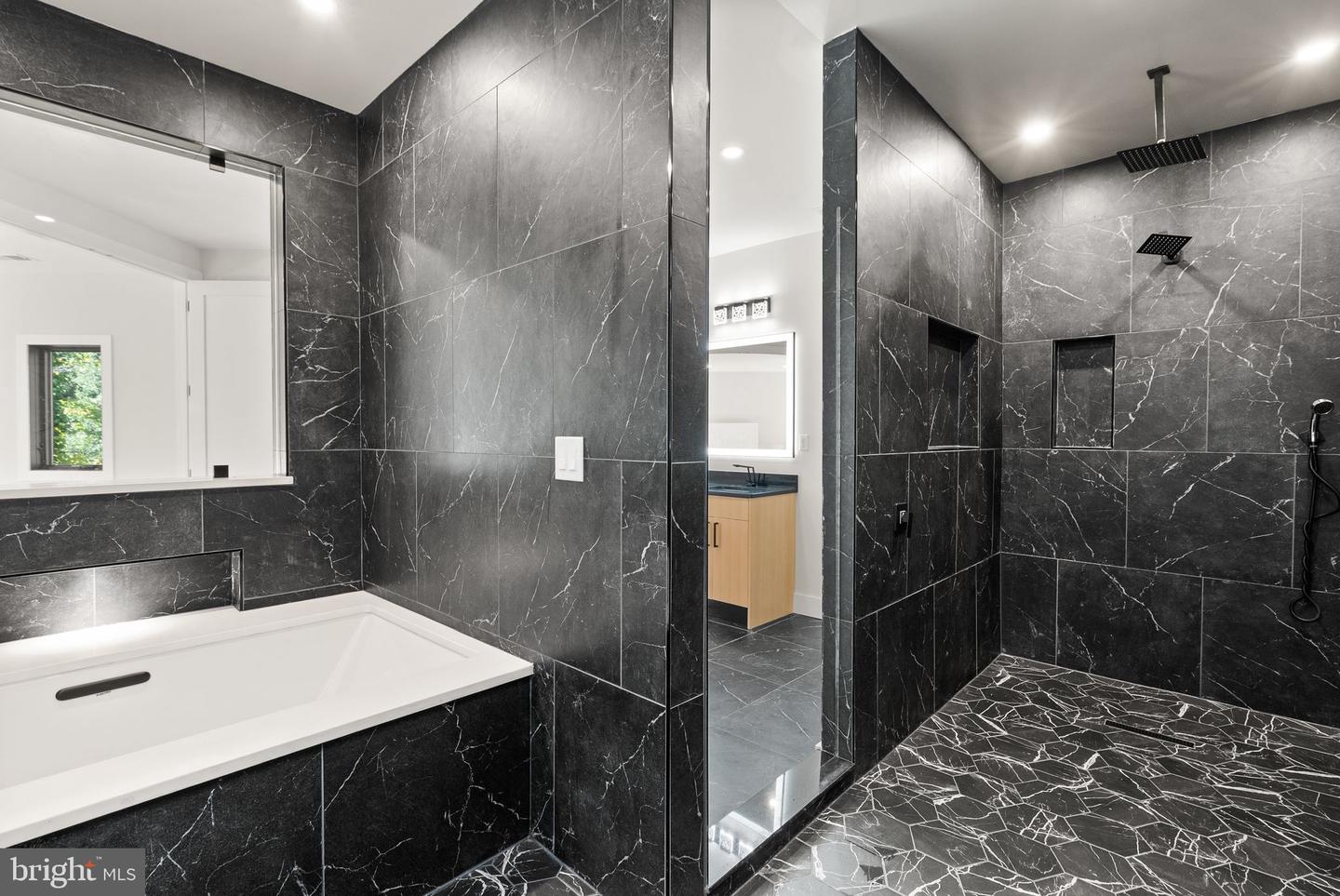 5524 SUMMIT ST, CENTREVILLE, Virginia 20120, 7 Bedrooms Bedrooms, ,6 BathroomsBathrooms,Residential,For sale,5524 SUMMIT ST,VAFX2268754 MLS # VAFX2268754