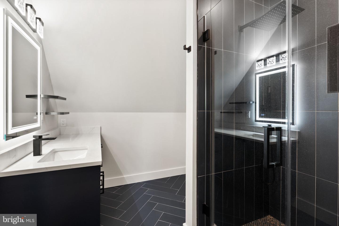 5524 SUMMIT ST, CENTREVILLE, Virginia 20120, 7 Bedrooms Bedrooms, ,6 BathroomsBathrooms,Residential,For sale,5524 SUMMIT ST,VAFX2268754 MLS # VAFX2268754