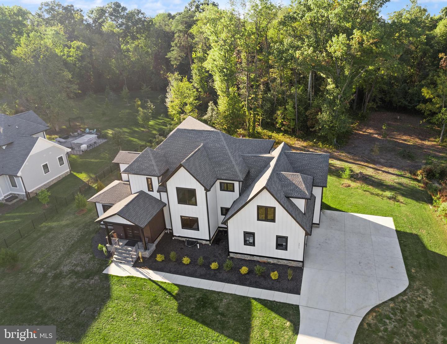 5524 SUMMIT ST, CENTREVILLE, Virginia 20120, 7 Bedrooms Bedrooms, ,6 BathroomsBathrooms,Residential,For sale,5524 SUMMIT ST,VAFX2268754 MLS # VAFX2268754