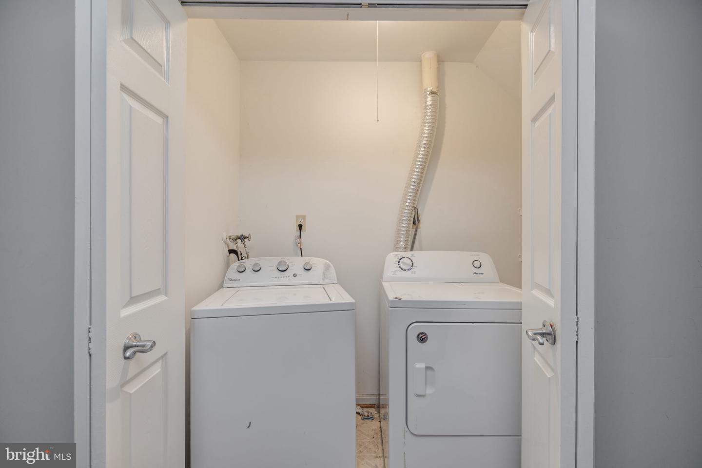2040 PIERIS CT, VIENNA, Virginia 22182, 3 Bedrooms Bedrooms, ,2 BathroomsBathrooms,Residential,For sale,2040 PIERIS CT,VAFX2268870 MLS # VAFX2268870