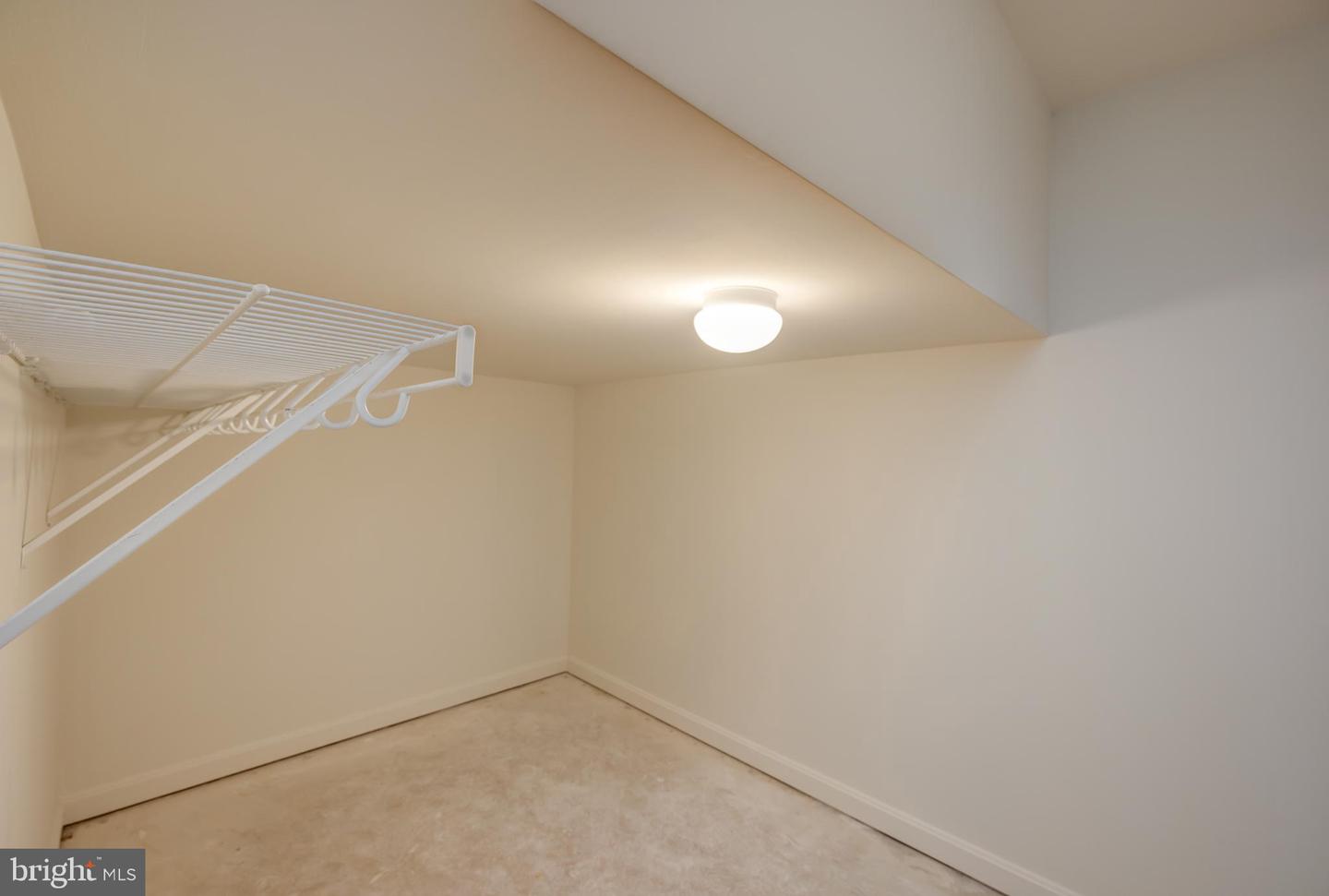 2040 PIERIS CT, VIENNA, Virginia 22182, 3 Bedrooms Bedrooms, ,2 BathroomsBathrooms,Residential,For sale,2040 PIERIS CT,VAFX2268870 MLS # VAFX2268870