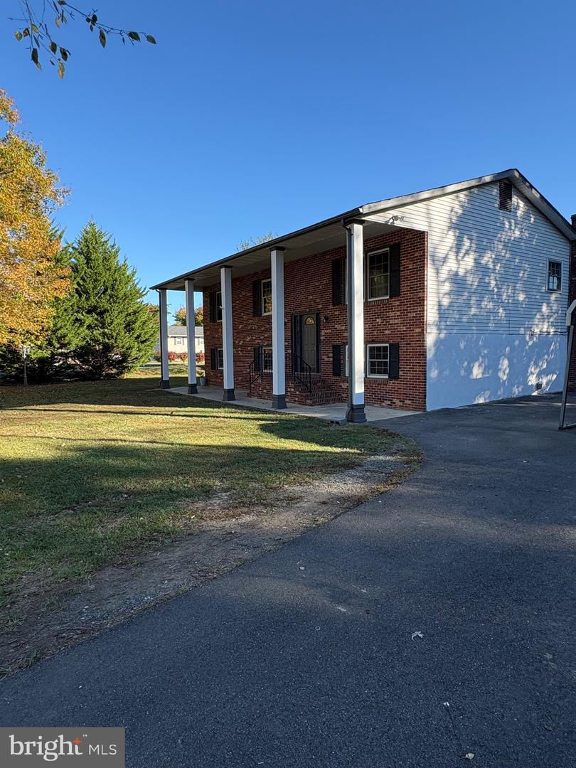 10 WYNNGATE CT, FREDERICKSBURG, Virginia 22405, 5 Bedrooms Bedrooms, ,3 BathroomsBathrooms,Residential,For sale,10 WYNNGATE CT,VAST2042890 MLS # VAST2042890