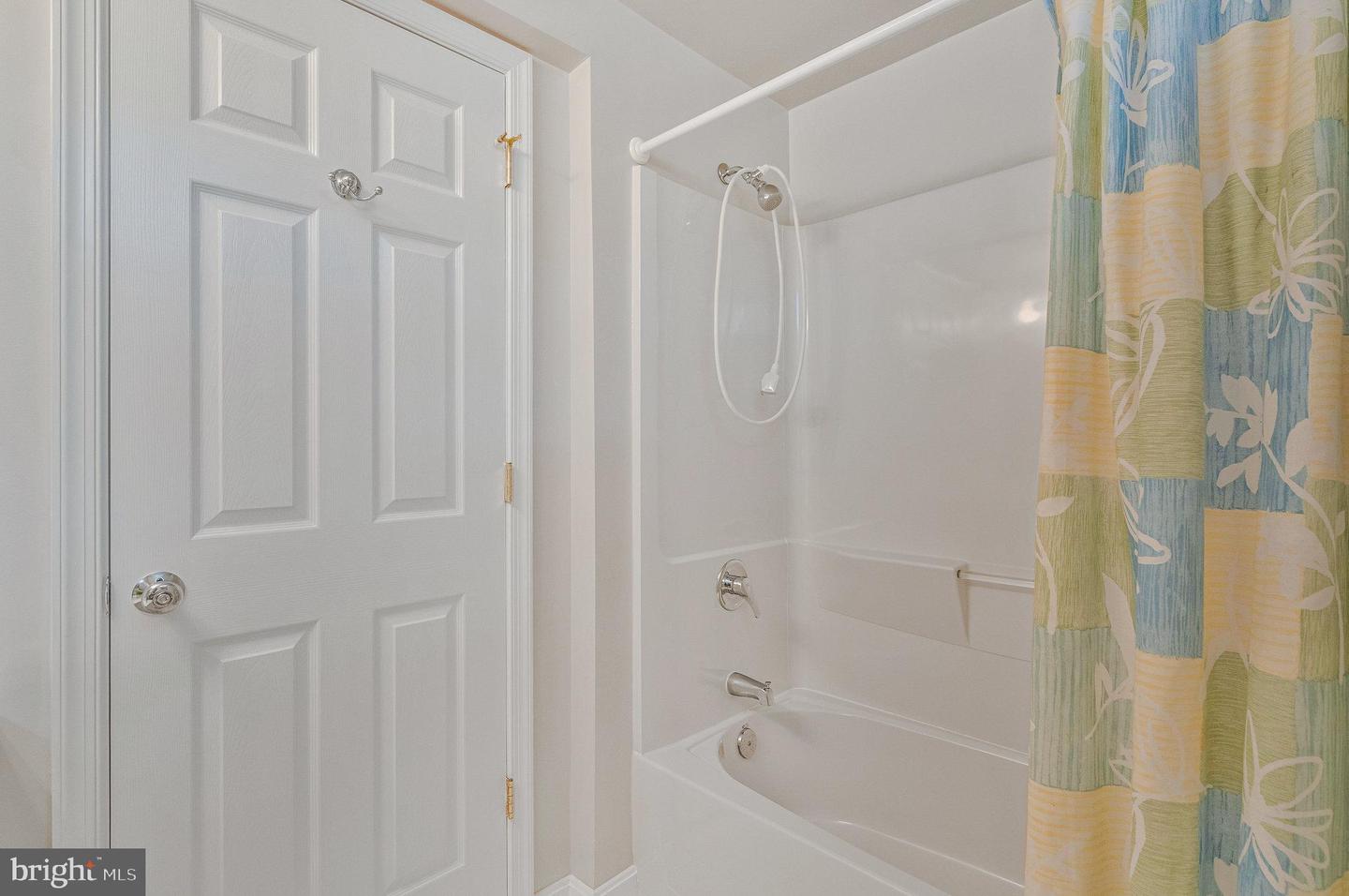 7 S LOWERY CT, STERLING, Virginia 20165, 4 Bedrooms Bedrooms, ,3 BathroomsBathrooms,Residential,For sale,7 S LOWERY CT,VALO2107518 MLS # VALO2107518