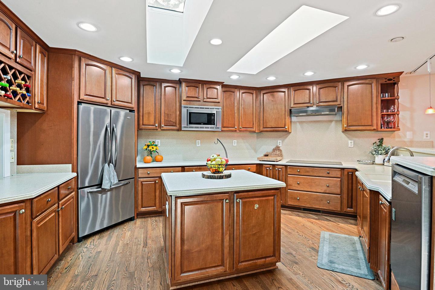 2918 GLENVALE DR, FAIRFAX, Virginia 22031, 6 Bedrooms Bedrooms, ,3 BathroomsBathrooms,Residential,For sale,2918 GLENVALE DR,VAFX2269362 MLS # VAFX2269362